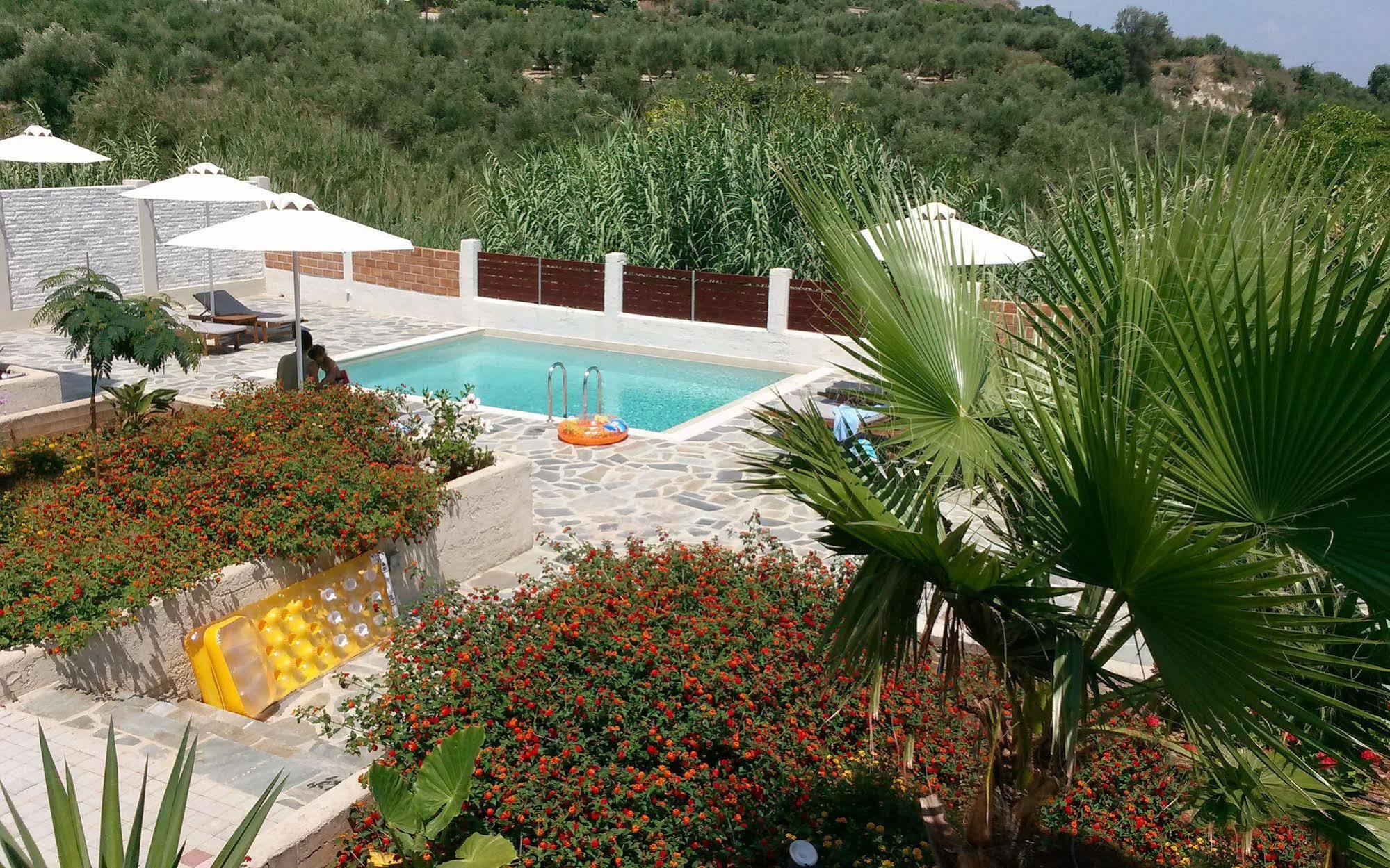 Cyan Icons Villas Tsivarás المظهر الخارجي الصورة
